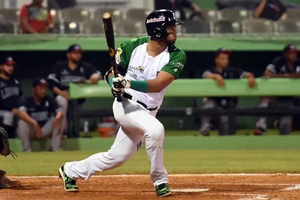 Estrellas ganan el primer partido que requirio uso de corredor designado