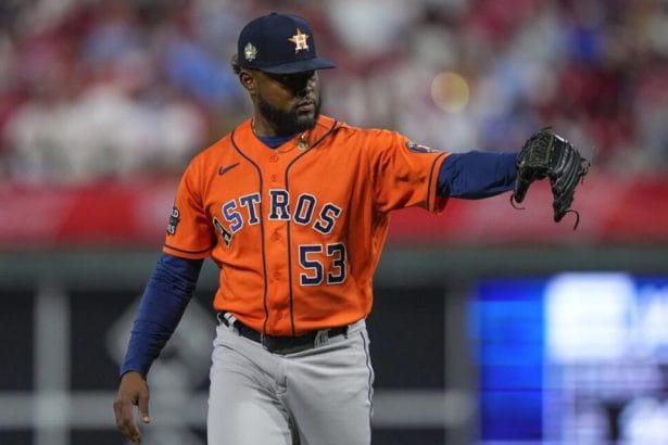 El Dominicano Cristian Javier lanza seis innings sin hits en el juego 4 de la Serie Mundial