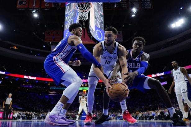 Philadelphia abuchea y derrota a Ben Simmons en su retorno