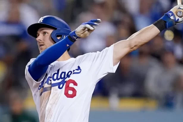 Filis firman a Trea Turner por 11 temporadas y 300 millones