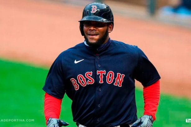 Franchy Cordero firma contrato con los Yankees de Nueva York para la temporada 2023