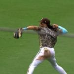 Fernando Tatis Jr Un tiro que define la excelencia
