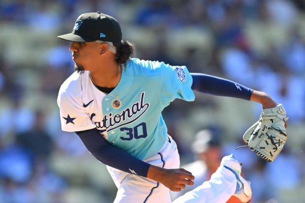 El Descenso de Eury Perez Una Jugada Controversial de los Marlins de Miami