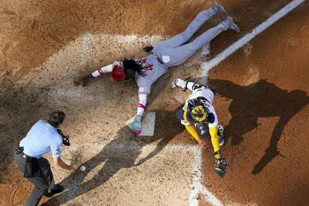 La hazana historica de Elly De La Cruz tres bases robadas en un inning