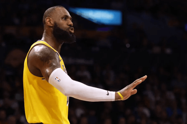 LeBron James descarta el retiro y continua su carrera en la NBA