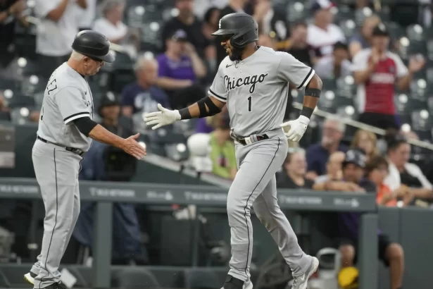 Sorprendente Jugada de Elvis Andrus Robando el Plato en MLB