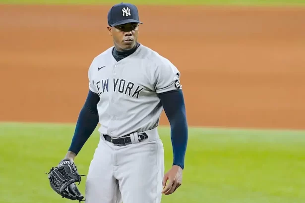 El camino de Aroldis Chapman De los Yankees a la gloria con los Rangers