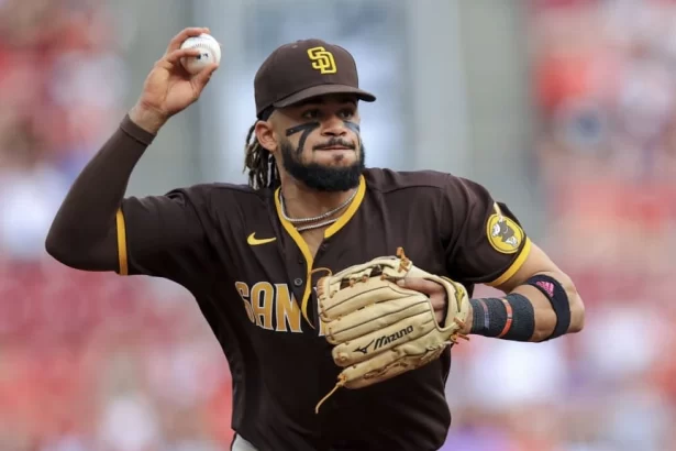 Fernando Tatis Jr. y Andres Gimenez fueron los ganadores del premio Guante de Platino