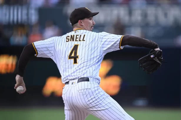 Jugara Blake Snell con los Marineros de Seattle en la temporada 2024