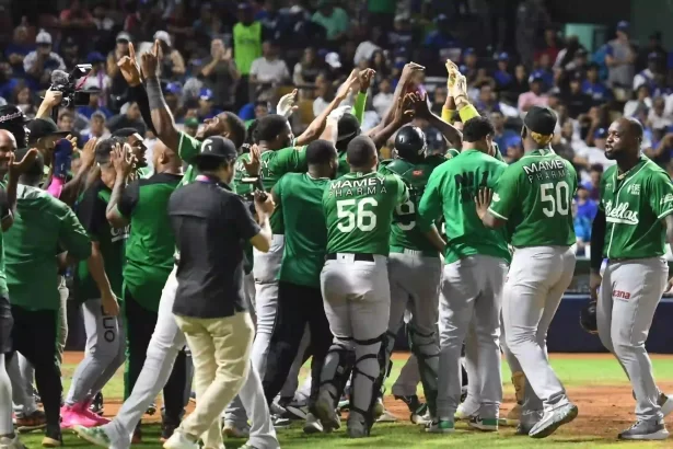 Estrellas Orientales derrotan por segunda vez a los Tigres del Licey en la Serie Final de la LIDOM