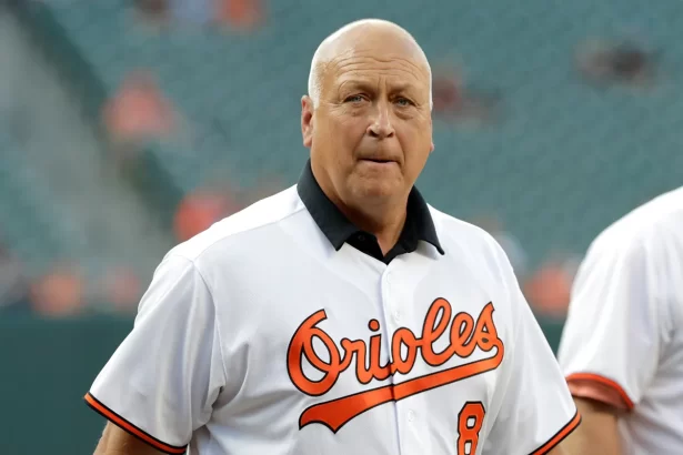 Ex jugador Cal Ripken Jr uno de los nuevos duenos de los Orioles de Baltimore