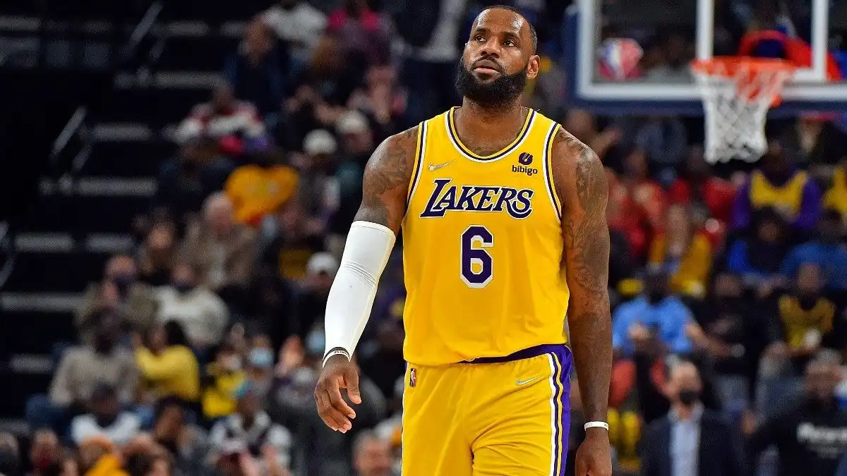 LeBron James cede el timon a los Lakers Un analisis de su decision de confiar en el equipo 1