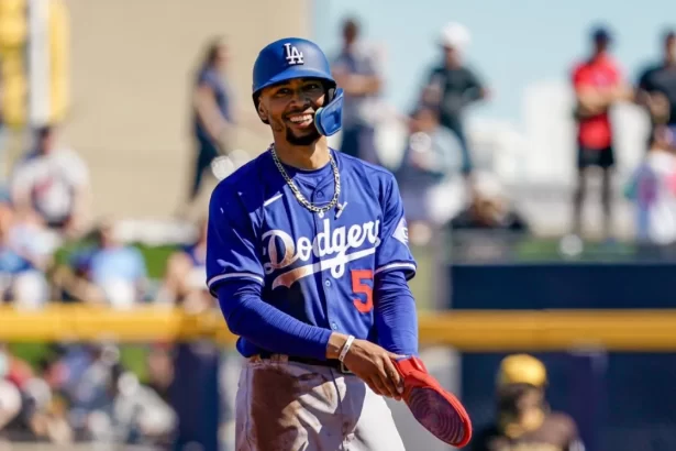 Los Dodgers apalearon a San Diego en el primer partido de la pretemporada