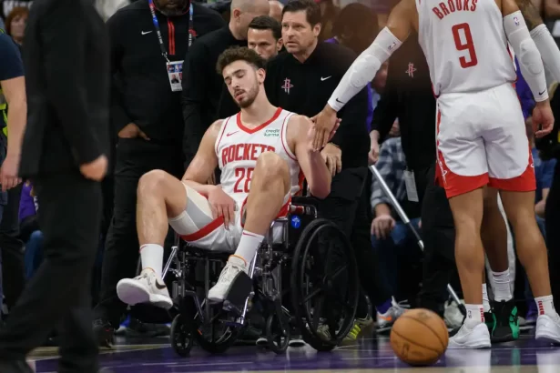 Alperen Sengun estrella de los Houston Rockets enfrenta una dura lesion