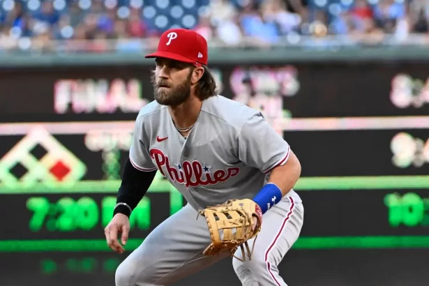Bryce Harper regresa a la alineacion de los Filis Despues de una semana de ausencia