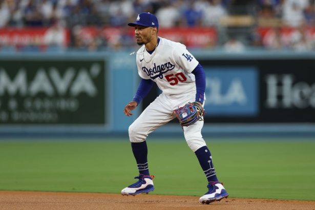 Cuales son las razones del cambio de Mookie Betts al campocorto