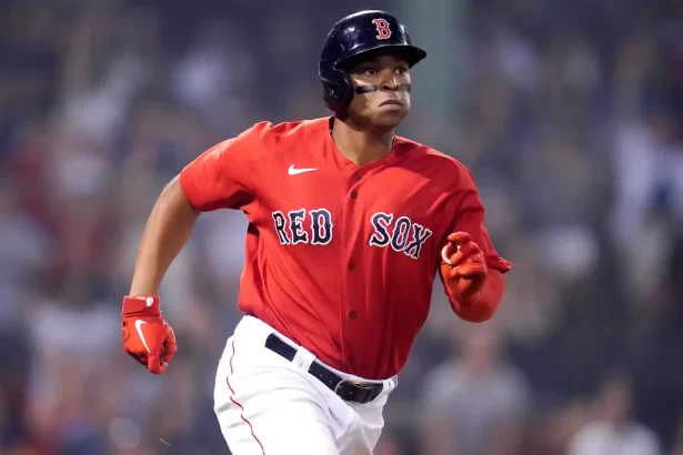 Devers brilla nuevamente en la victoria de los Medias Rojas sobre los Rays