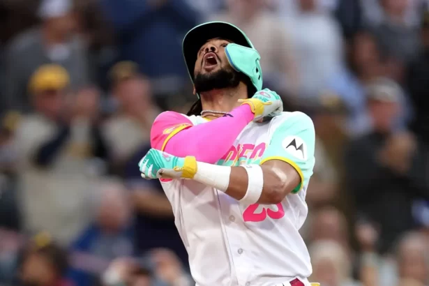 Explosion dominicana en el Petco Park Tatis Jr. y Machado muestran su poder