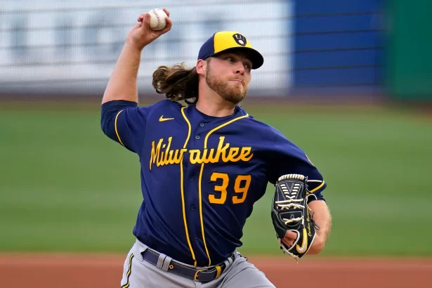 La estrategia de Corbin Burnes para su futuro en la MLB 1