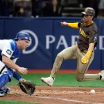 La experiencia de Tyler Wade brilla en el inicio de la temporada de los Padres 1