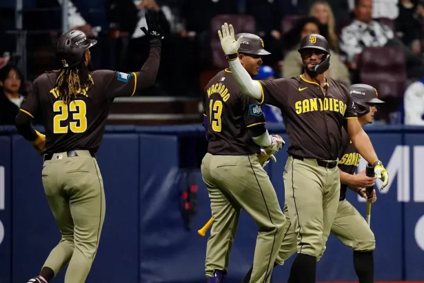 Lluvia de batazos en Seul Padres vencen a Dodgers 15 11 en un duelo electrizante