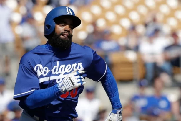 Los Dodgers muestran un gesto humano al renovar el contrato de Andrew Toles
