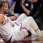 Los Knicks pierden a Jalen Brunson por lesion en una noche de lucha