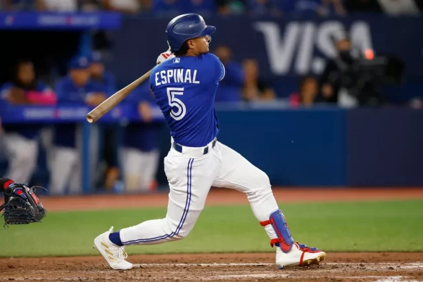 Transaccion sorpresa Los Rojos de Cincinnati adquieren a Santiago Espinal