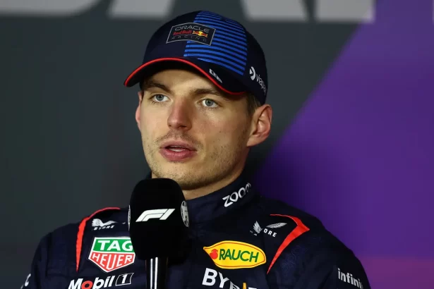 Verstappen a Mercedes en el 2024 1