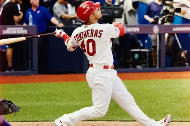 Willson Contreras brilla en el diamante y lidera a los Cardenales