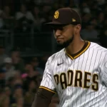 Actuacion de Robert Suarez como taponero lleva a Padres de San Diego a la victoria