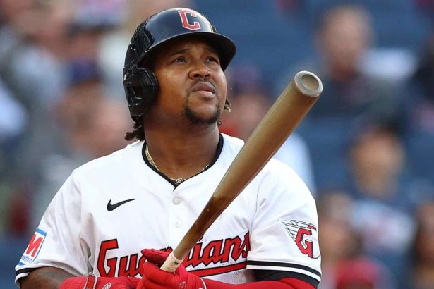 Brillante batazo de Jose Ramirez aniquila a los Medias Blancas