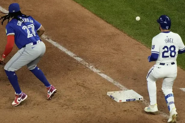 El error de Guerrero Jr. le suma una derrota a Los Azulejos de Toronto1