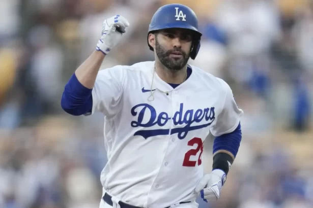 Estrella de los Mets J.D. Martinez enfrenta contratiempo fisico