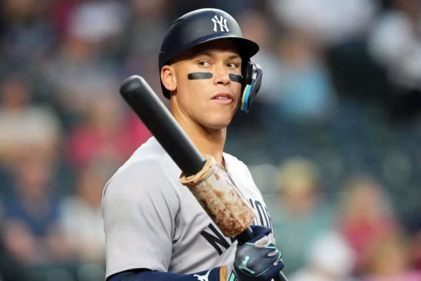 Judge lucha contra la adversidad Que pasa con el poderoso bateador de los Yankees