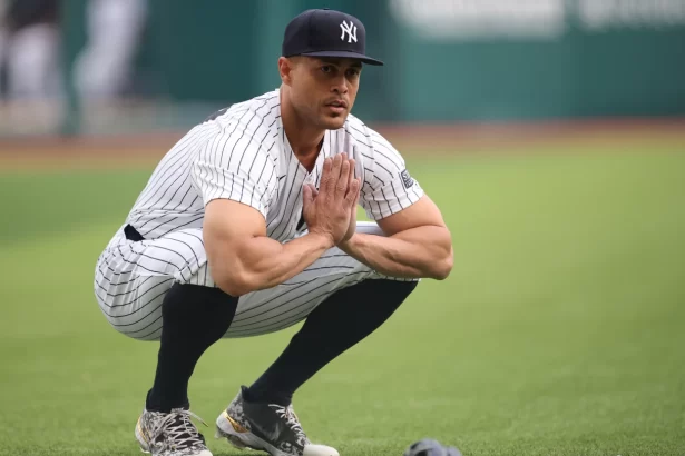 Stanton Un gigante en crisis Resurgira de sus cenizas o se hundira en la oscuridad