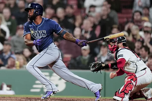 Arozarena ilumina el Fenway Park con un impactante jonron