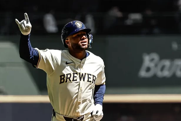 Batazo estelar de Jackson Chourio resalta en un dia dificil para Martin Perez