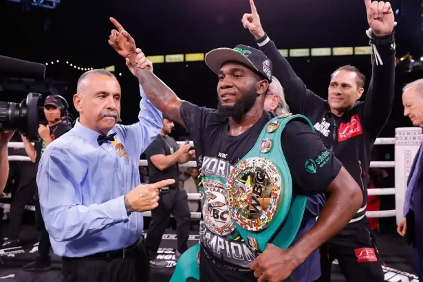 Carlos Adames se corona como campeon mundial de peso medio del CMB