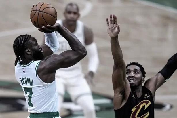 Dominio Celtics Brillante triunfo sobre Cavaliers en Semifinales de Conferencia