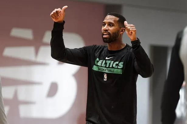 El nuevo rumbo de los Lakers Charles Lee desde los Celtics