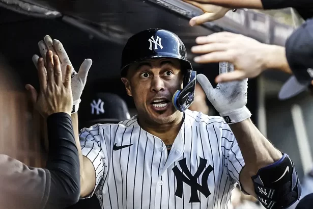 Giancarlo Stanton hace historia con jonron en el Yankee Stadium