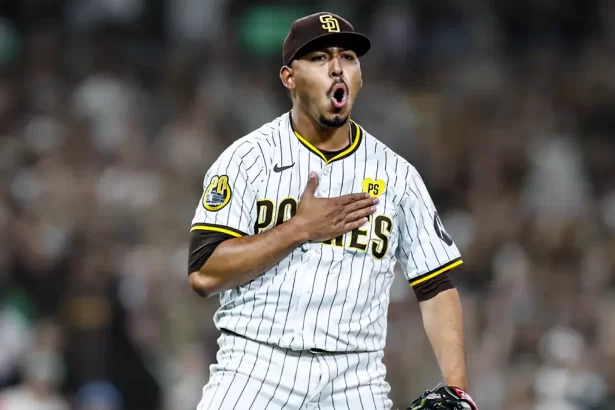 Jeremiah Estrada establece record historico de ponches consecutivos en la MLB