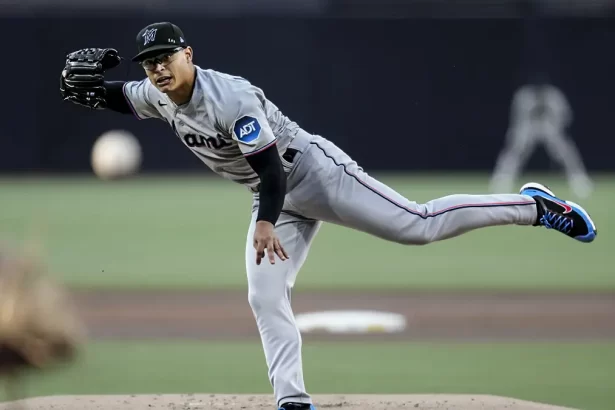 Jesus Luzardo no pudo con los Padres de San Diego en el Petco Park
