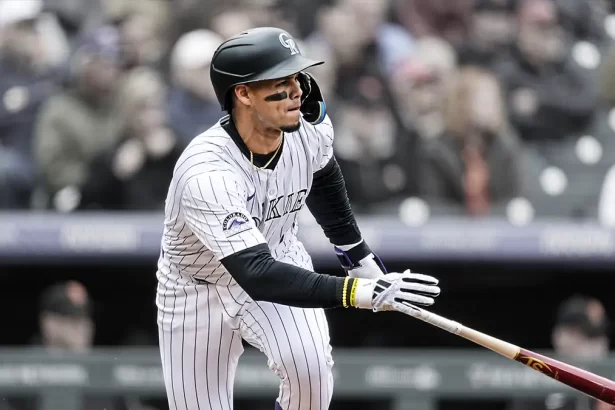 La noche historica de Ezequiel Tovar en el Coors Field