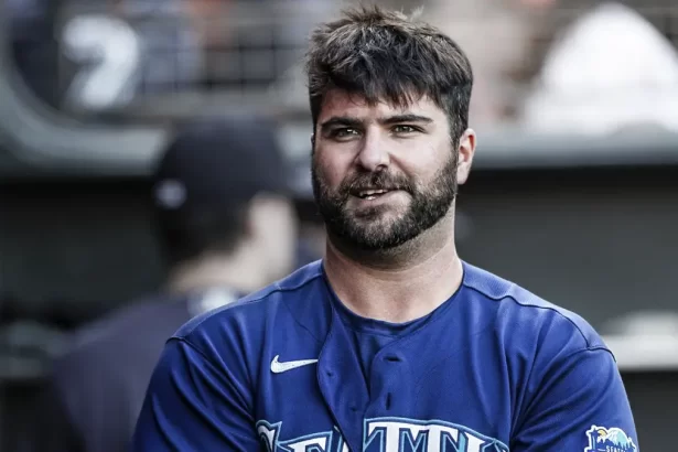 La nueva adicion de los Rojos Mike Ford una oportunidad de poder al bate