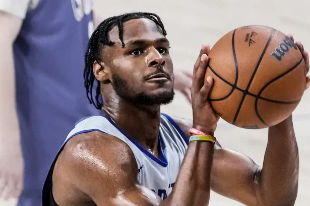Rejuveneciendo a los Lakers Bronny James es la clave