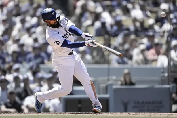 Teoscar Hernandez impulsa a los Dodgers con un cuadrangular monumental