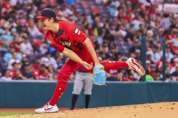 Trevor Bauer firma extension con los Diablos Rojos de Mexico