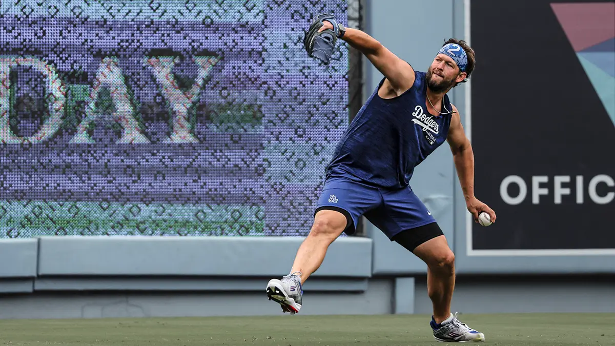 Dodgers posponen la rehabilitacion de Clayton Kershaw por dolor en el hombro